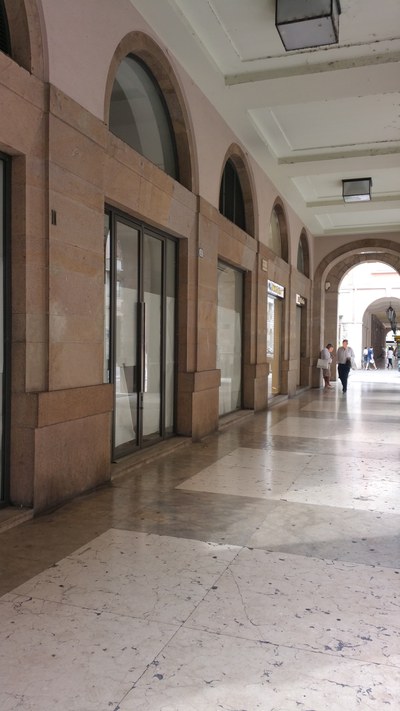 immobile via E_Filiberto vista sotto_portico.jpg